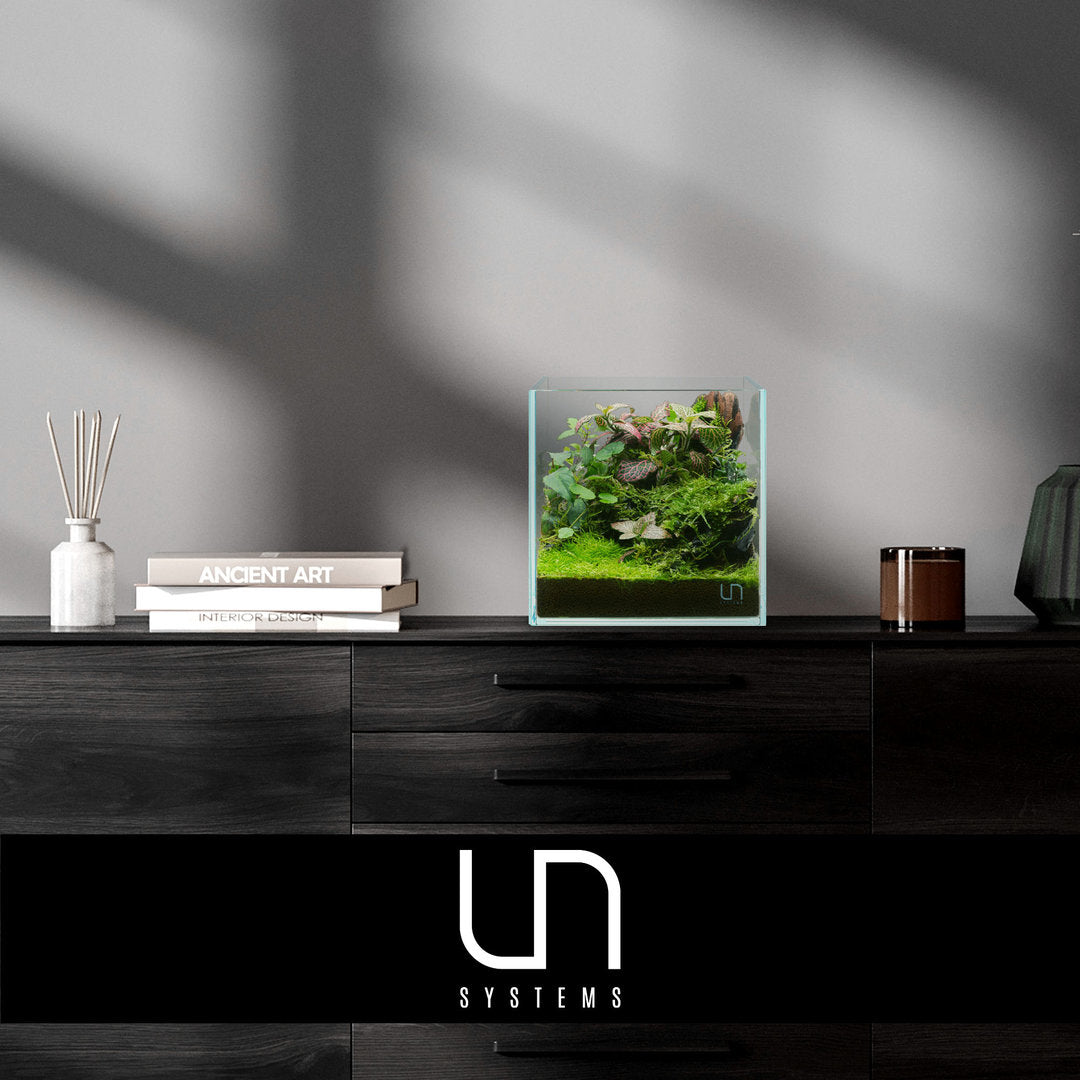 UNS Cube Aquarium von UNS